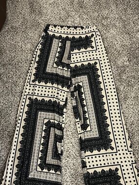 Black and Cream Geometric Pattern Palazzo Pants
